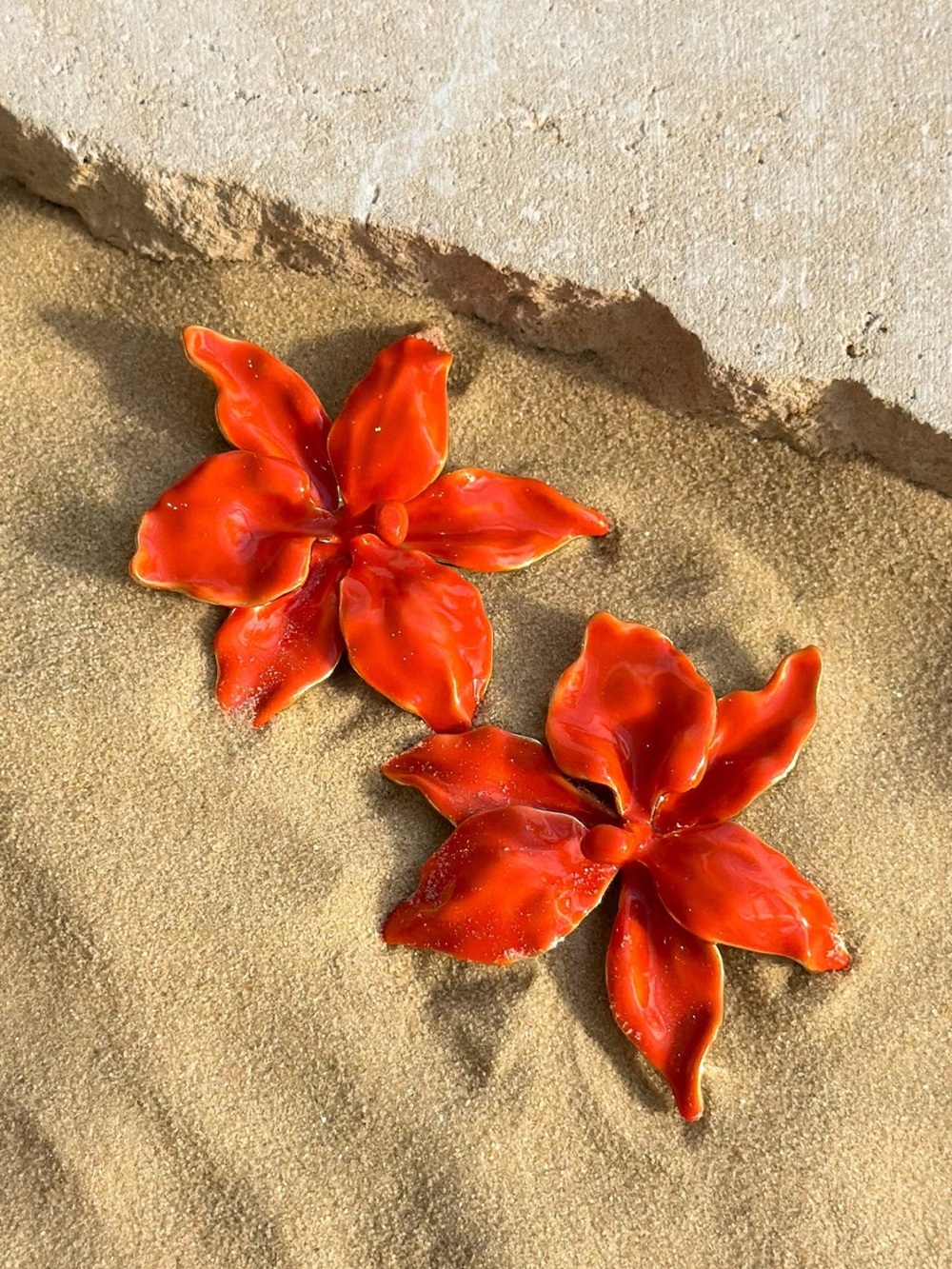 *BRAND NEW Orange/Gold Floral Statement Earrings - Pair